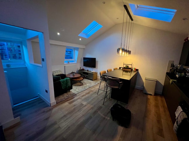 Newly Refurbed High-Spec Flat -  2 Double Rooms Main Photo