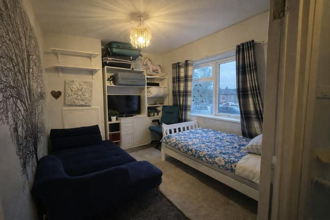  Double  room  available  in  RM8 Main Photo