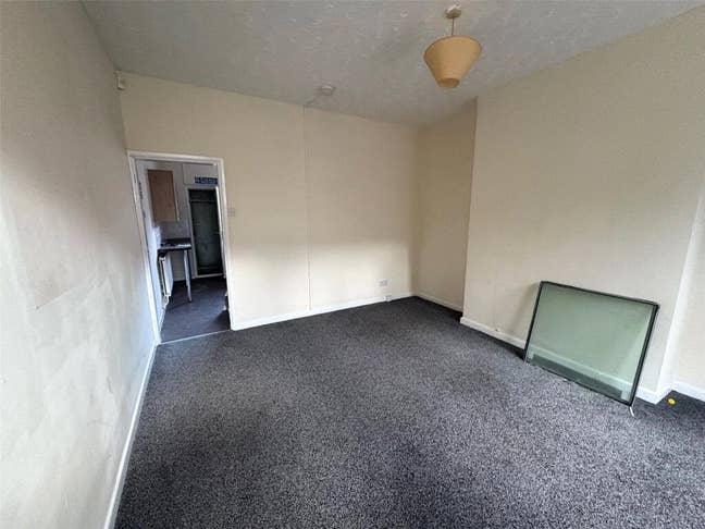2 Bed Terraced House, Tavistock Road, BL1 Main Photo