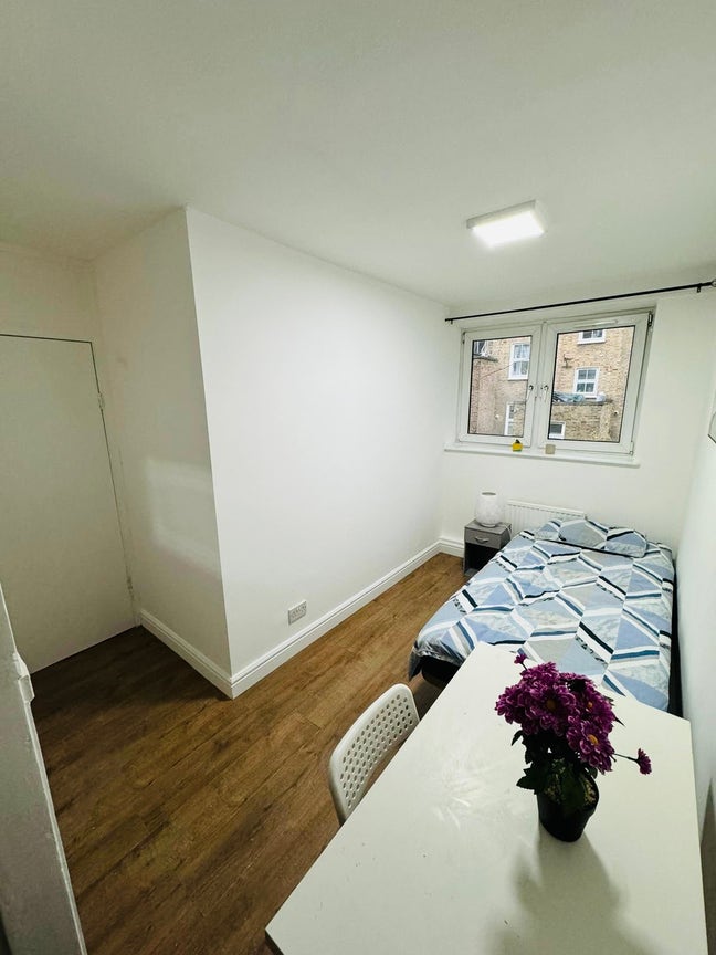 Cozy room in Portobello  Main Photo