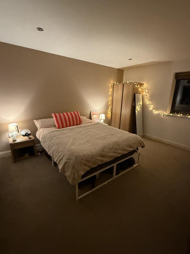 Large en-suite room  Main Photo