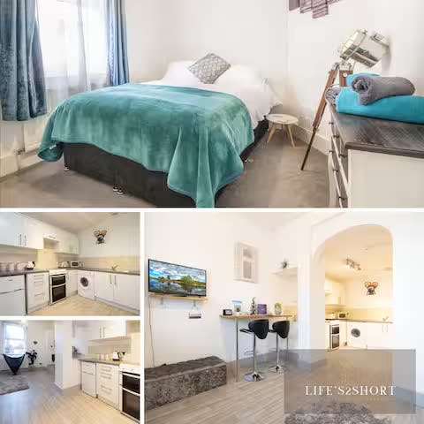 Modern Apartment with Free Parking, Near Shops and Main Photo