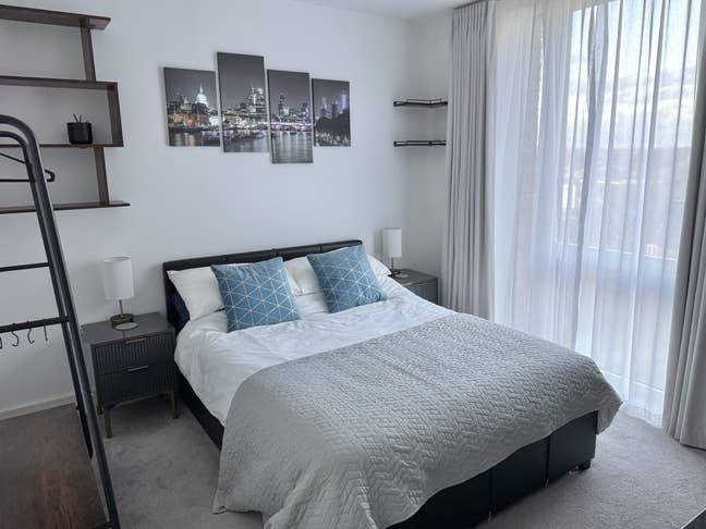 Double Room & Private Bathroom in Modern Apartment Main Photo