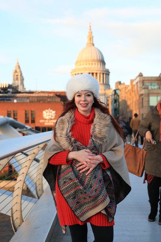 Professional Female seeks a single or double room Main Photo