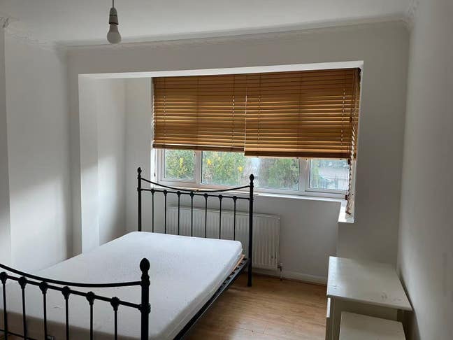 Comfortable Double Room to Rent for a Professional Main Photo