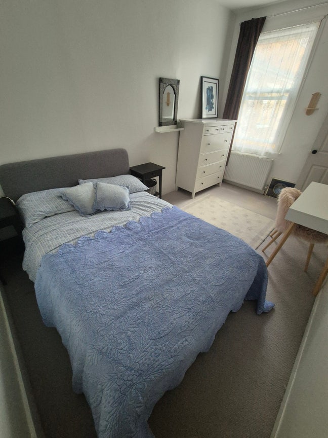 Quiet room in South Acton/Chiswick Border Main Photo