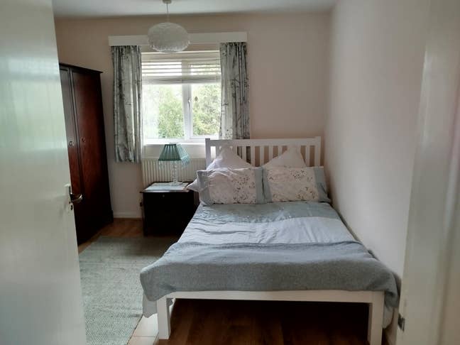 Large Single with own bathroom  Main Photo