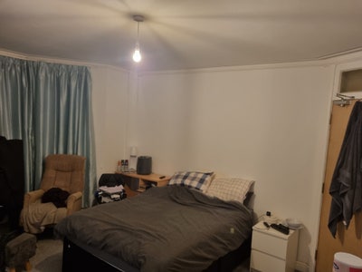 Double Room Available Main Photo