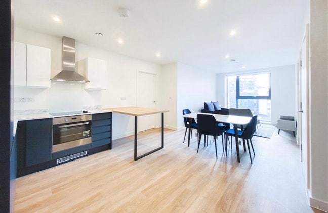 Double Room Available in Modern M3 Apartment Main Photo