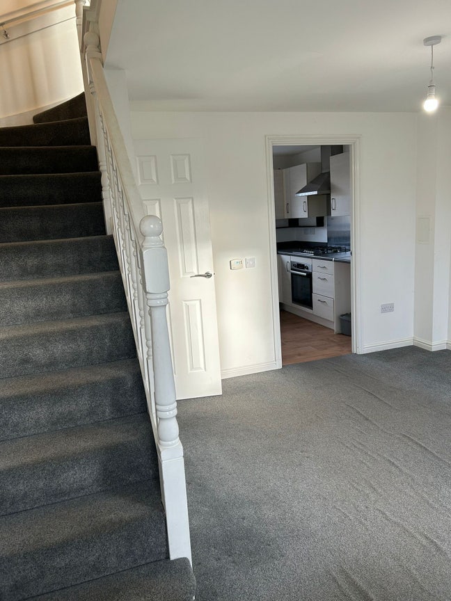 Room for rent for a month only Main Photo