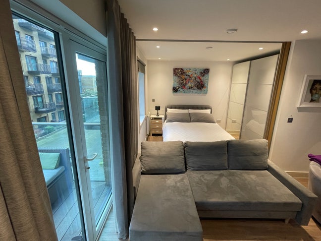 Exceptional One-Bedroom Manhattan Residence Main Photo