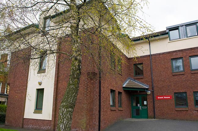 Queens Accomadation(Grant House) 115PW Main Photo