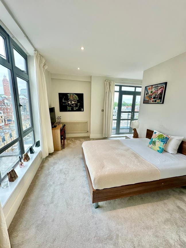 En-Suite Double Bedroom, Spacious Flat - Victoria Main Photo