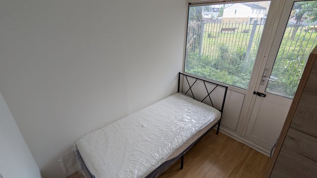 2Single Rms in Adlgate East &pound;350 Dps Main Photo