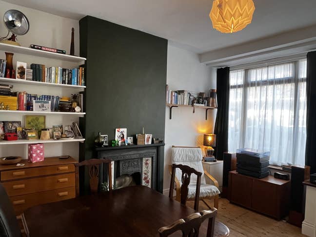 Quiet double back bedroom available Mon to Fri Main Photo