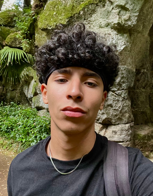 italian teen moving to england Main Photo