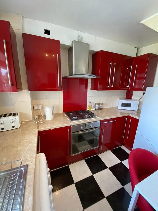 Big Double Room Bills Included &pound;225P Close Station Main Photo