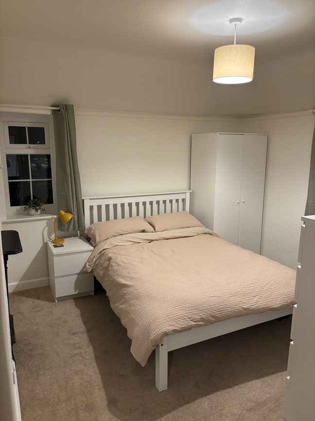 Amazing Large room Southern Manchester Main Photo