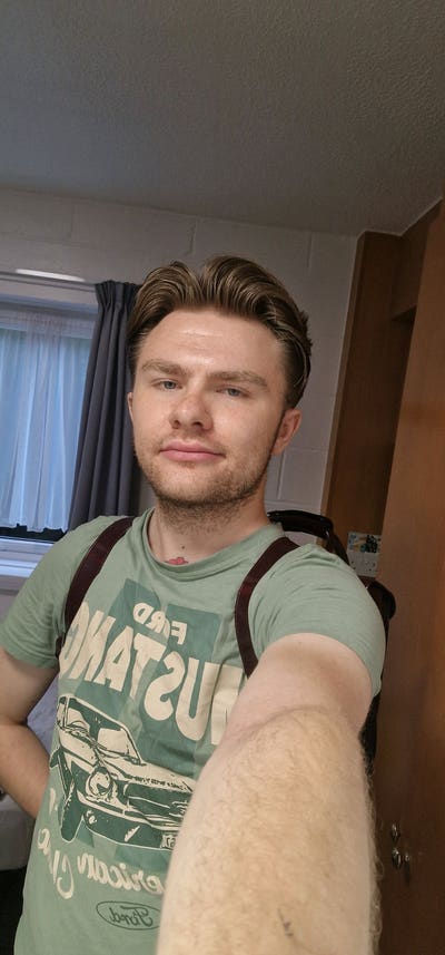 Training nurse looking for flatshare Main Photo
