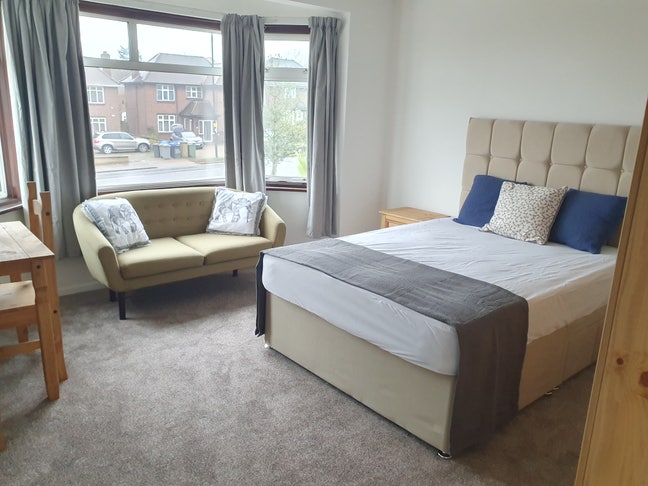 Large double room near Wembley Park Main Photo