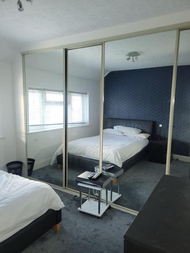 Double bedroom fully furnished in modern home. Main Photo