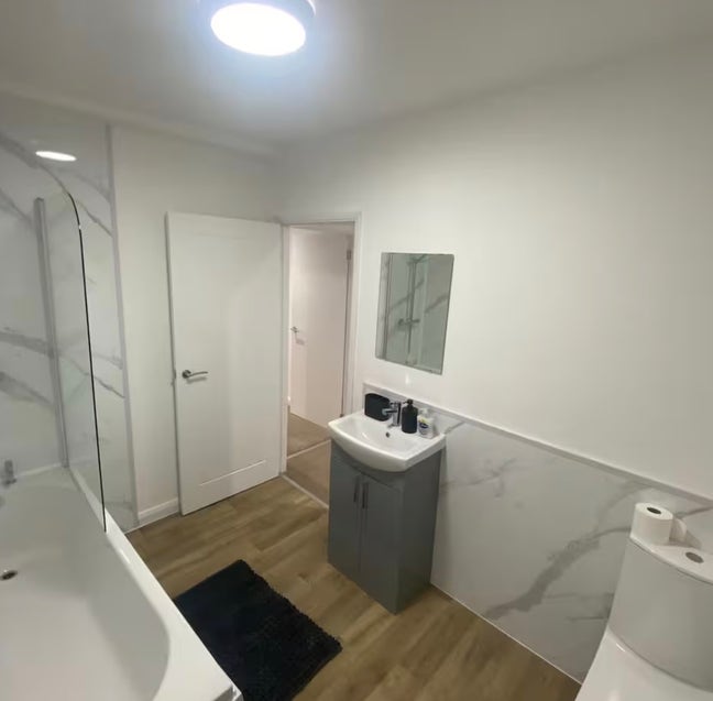 Modern 3-Bedroom Seaside Getaway in Redcar  Main Photo