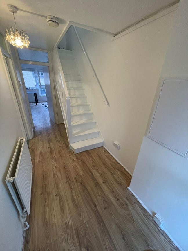 Double rooms available to let Main Photo