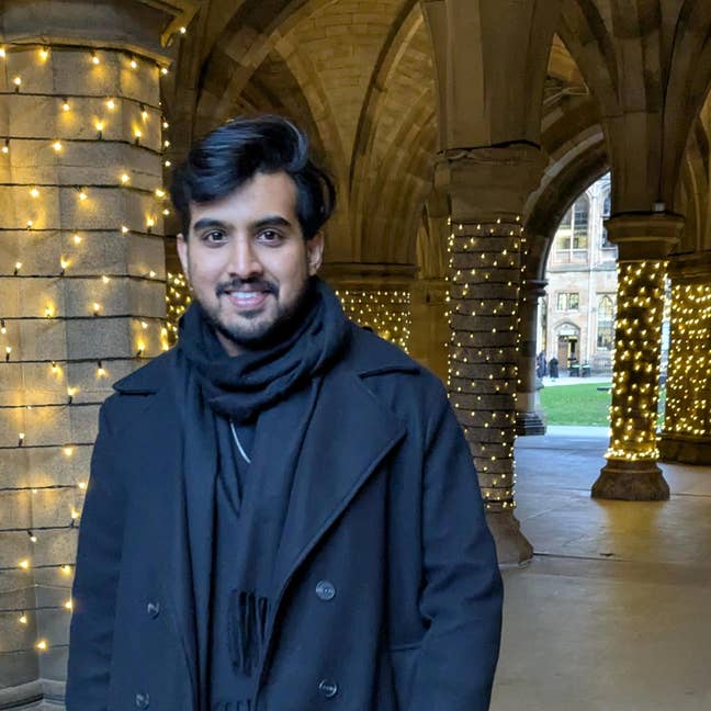 I am a professional male aged 29. I am lookin... Main Photo