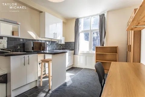 Needs Renting Asap! Room in Central Brighton Main Photo