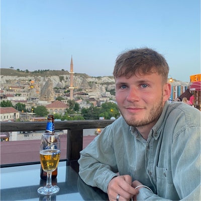 Professional Male seeks a double room Main Photo