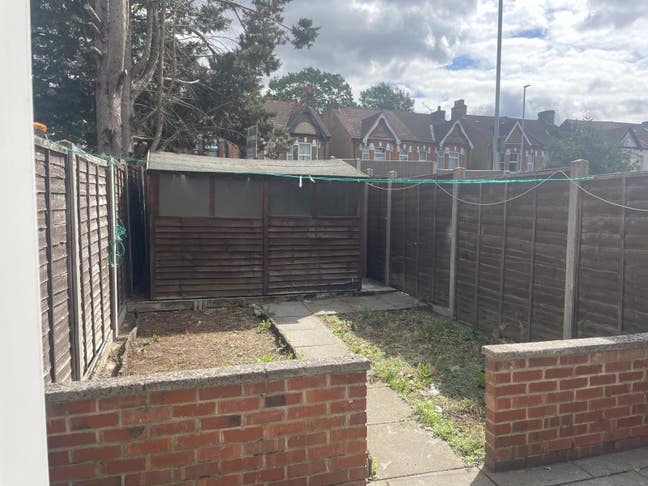 Large Single Room Available – Uxbridge Main Photo