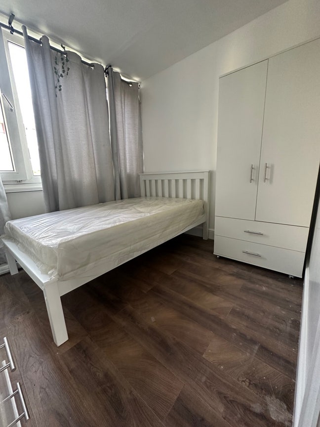 Beautiful Rooms Available - Priory Lane Main Photo