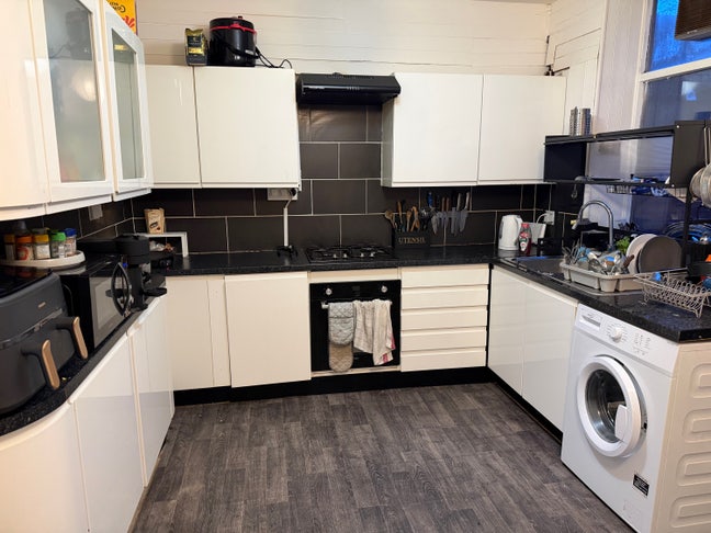 Bright & Cozy Double Room in Blackburn Main Photo