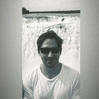 Professional Male seeks a single or double room Main Photo