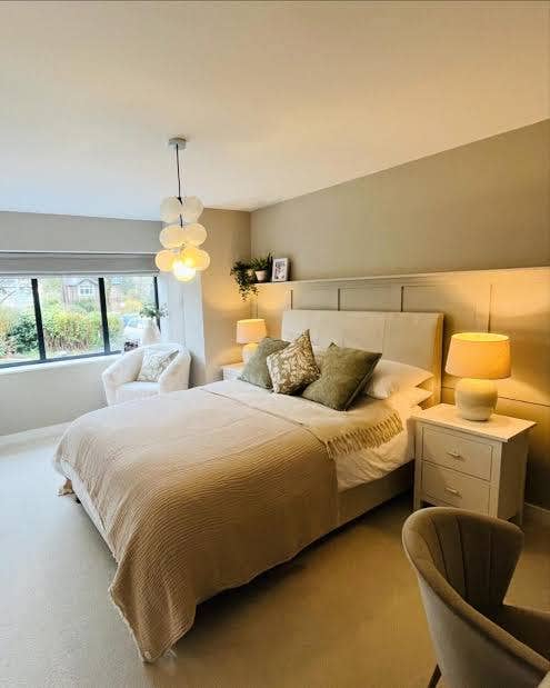 Furnished room in two bed for female Main Photo