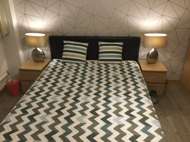 WFH ✅️ 5min 🚉 Zone2 Cool Vibe Safe🍀 Homely🌤 Main Photo