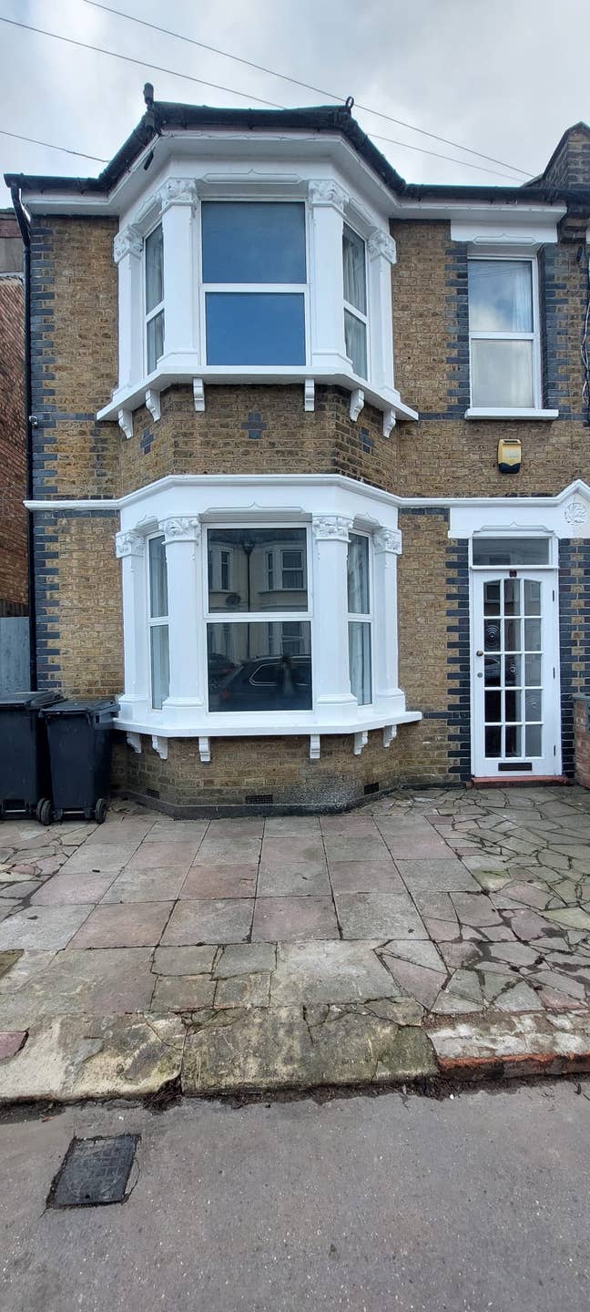 Spacious Furnished Double Rooms in Newly Refurbish Main Photo