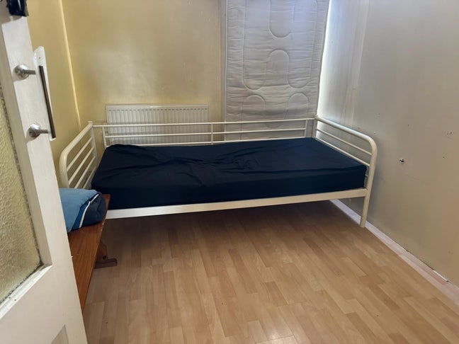 Room to let  Main Photo