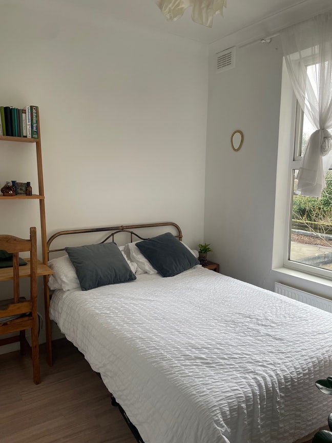 Bright Room in 2-bed flat in Finsbury Park  Main Photo