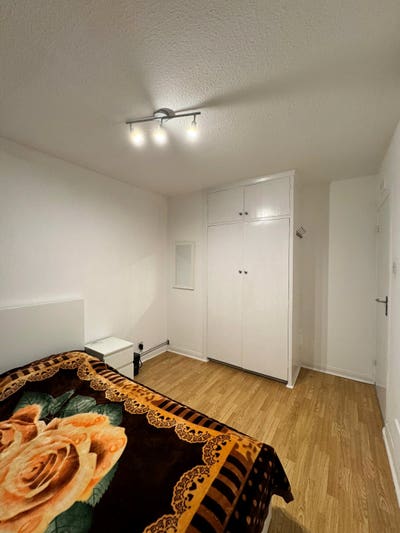 Room for rent  Main Photo
