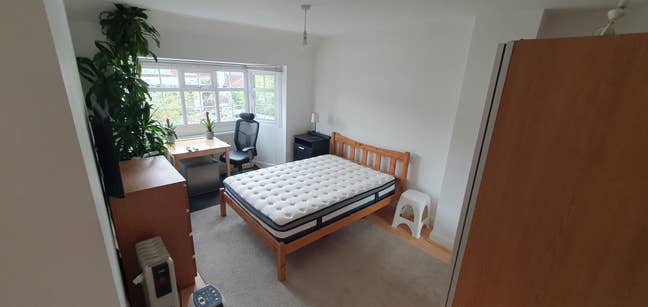 Double room available for rent in Twickenham Main Photo
