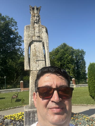 48 year old Male seeks a single or double room Main Photo