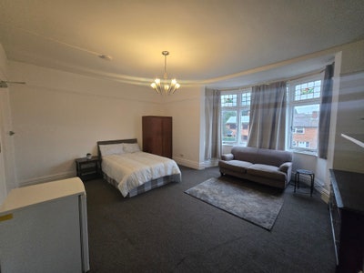 ***Lovely Spacious Room in Kingsthorpe Main Photo