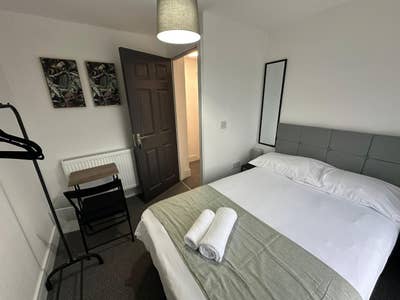 Room 5 31 Cromwell Street Main Photo