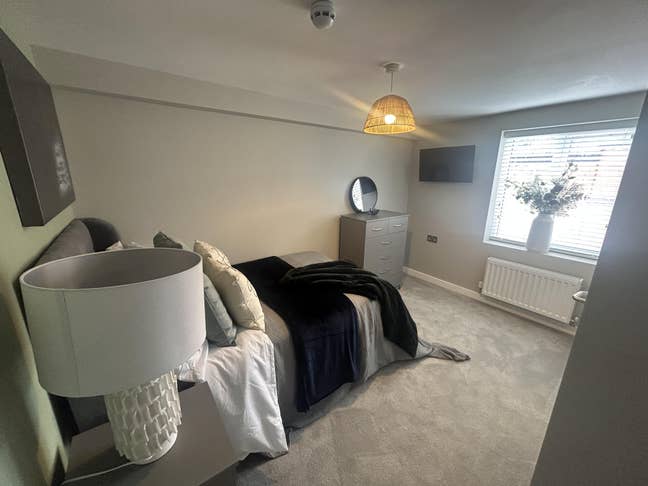 🚨Newly Refurbished Room 🚨 Main Photo