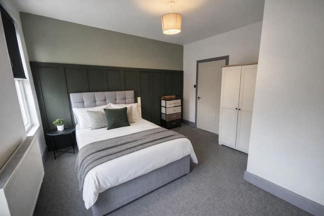 🚨Spacious En Suite Room Available Now 🚨 Main Photo