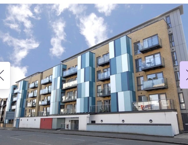 A beautiful modern flat Main Photo