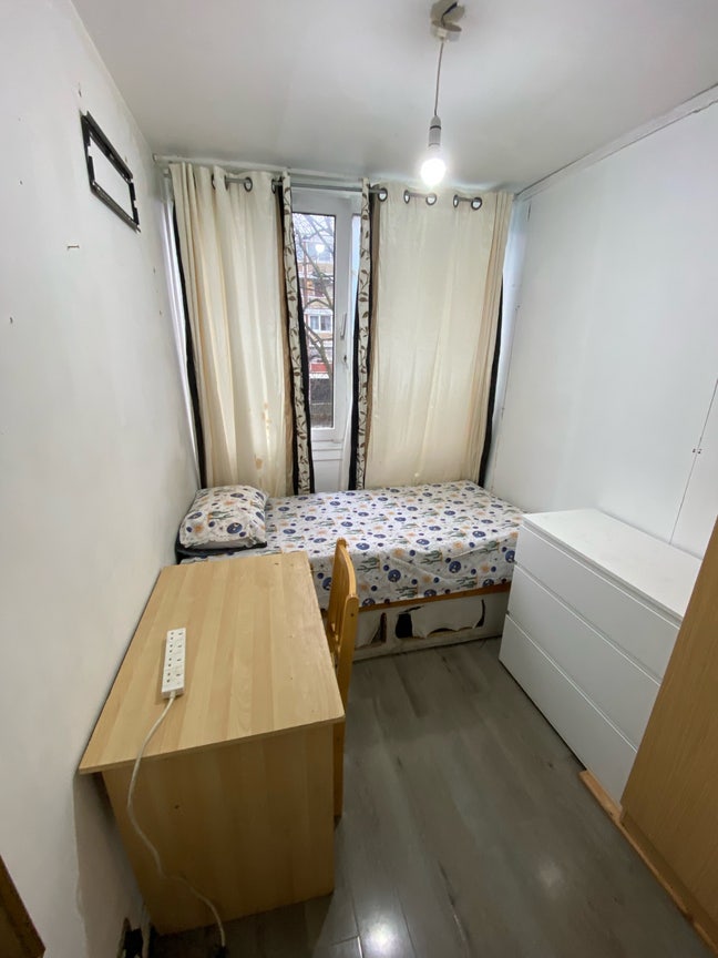  Single  Room  Harbridge  75  -SW15  Main Photo