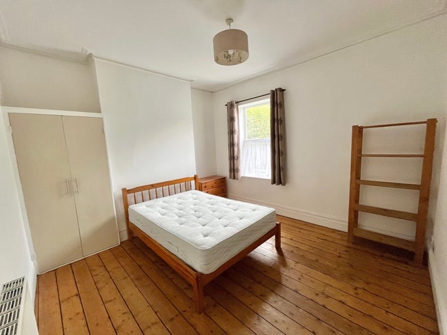 Lovely Room to Rent in Friendly Shared House Main Photo