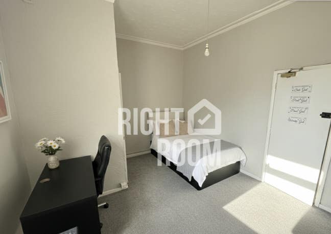 Studio Apartment | 5 min walk to Central So'ton |  Main Photo